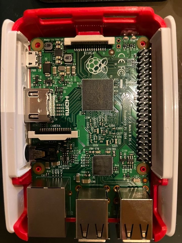 Raspberry Pi 2 - 900MHz quad-core ARM Cortex-A7 CPU in Betzigau