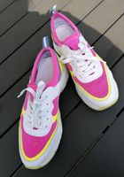 Marco Tozzi Schuhe Damen Turnschuhe gr 42 sneaker weiß pink gelb Hessen - Neukirchen Vorschau