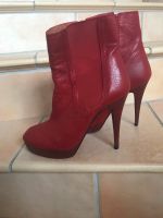 ZARA Echtleder, rote High Heel Plateau Stiefelette, Gr. 38 Nordrhein-Westfalen - Sprockhövel Vorschau