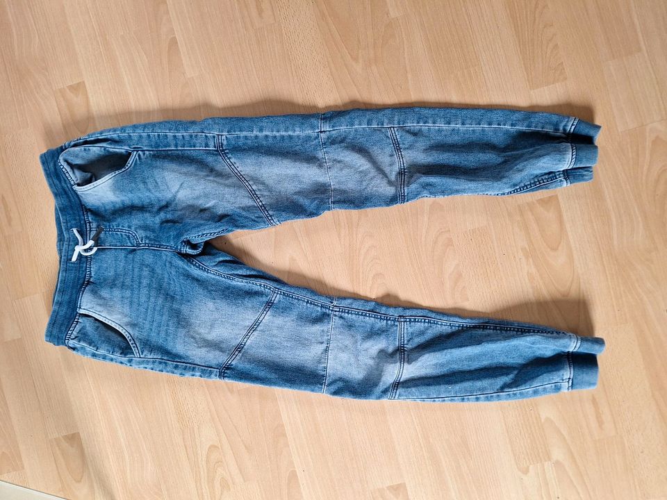 Verschiedene Hosen, Badehose, Jeans, Jogginghose in Wuppertal