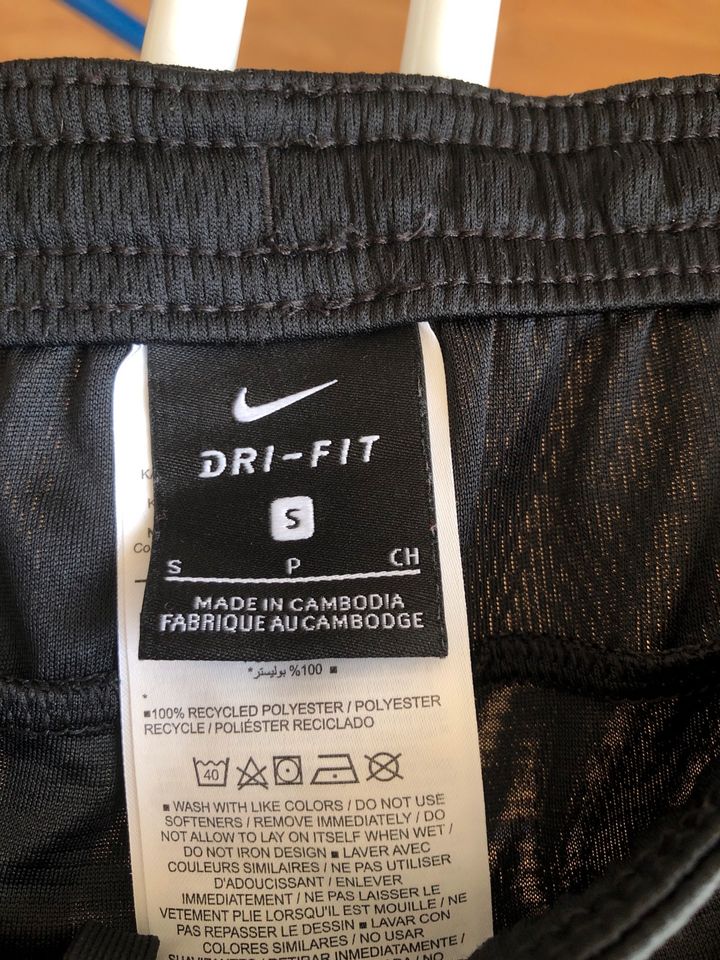 Nike Sport Short in Henstedt-Ulzburg