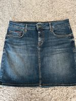 Jeansrock Thommy Jeans Hilfiger Gr 30 Nordrhein-Westfalen - Olpe Vorschau