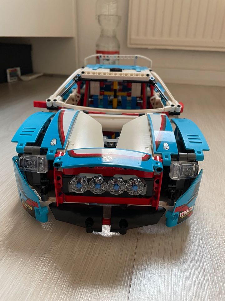 Lego Technic Rally Auto 42077 in Berlin