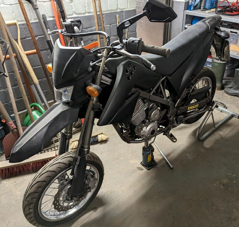 Kawasaki D-Tracker 125 LX in Neu Wulmstorf