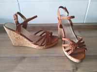 Buffalo Pumps Sandalen mit Keilabsatz aus Leder, Kork Schuhe München - Schwabing-West Vorschau