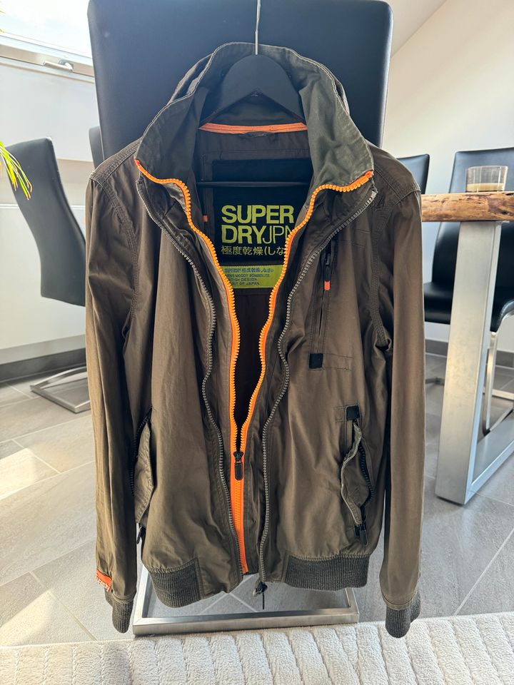 Superdry Jacke in Rockenberg