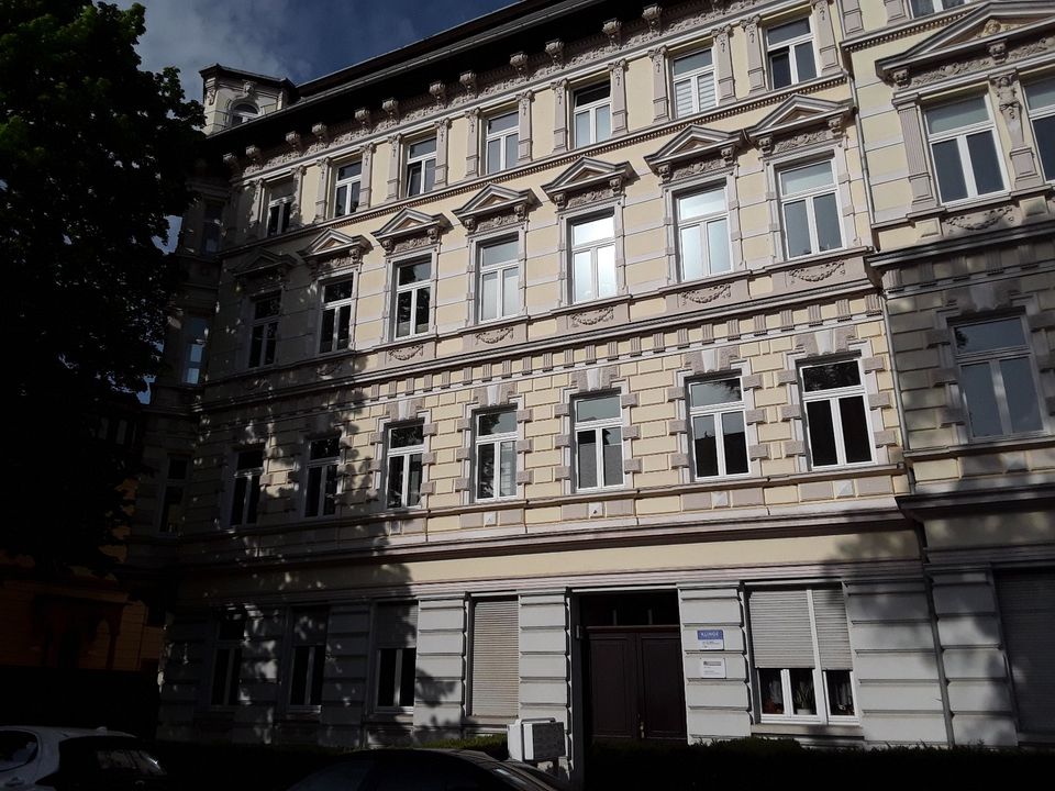 (61) Gründerzeithaus große WG taugliche 3 Zimmerwohnung + kl. Balkon  Klausener Str. in Magdeburg Sudenburg in Magdeburg