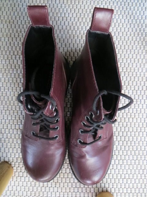 Boots Stiefel in Bordeaux Weinrot von H&M Divided - 36 in Berlin