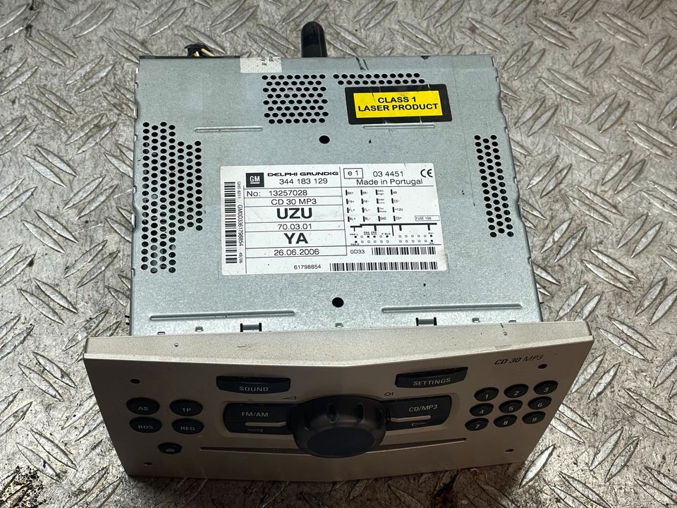 Opel Corsa D CD Radio 13257028 in Gelsenkirchen