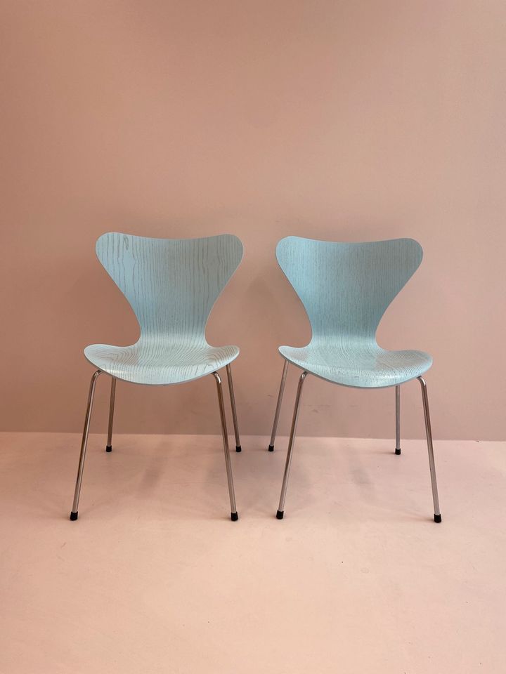 Fritz Hansen Serie 7 Iceblue Edition / Arne Jacobsen in München