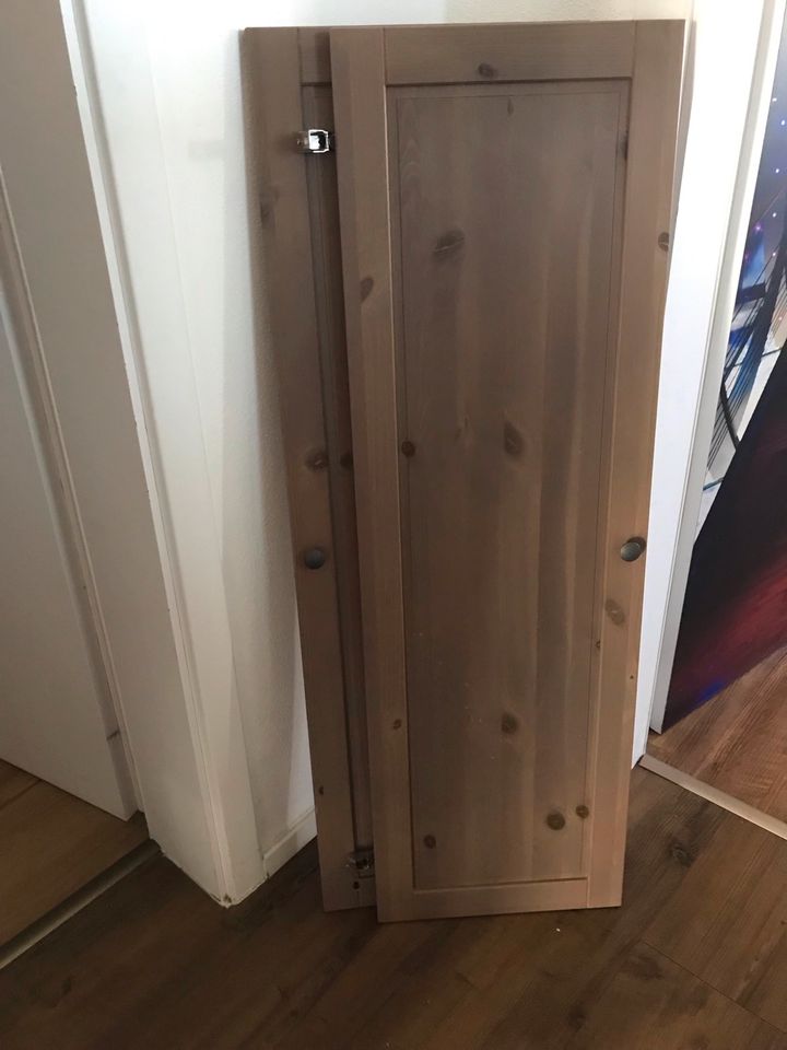 Ikea Sundvik Kleiderschrank Kinder braun in Kulmbach