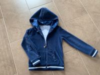 Guess Jacke Sweatjacke Größe 116 122 128 Niedersachsen - Nörten-Hardenberg Vorschau