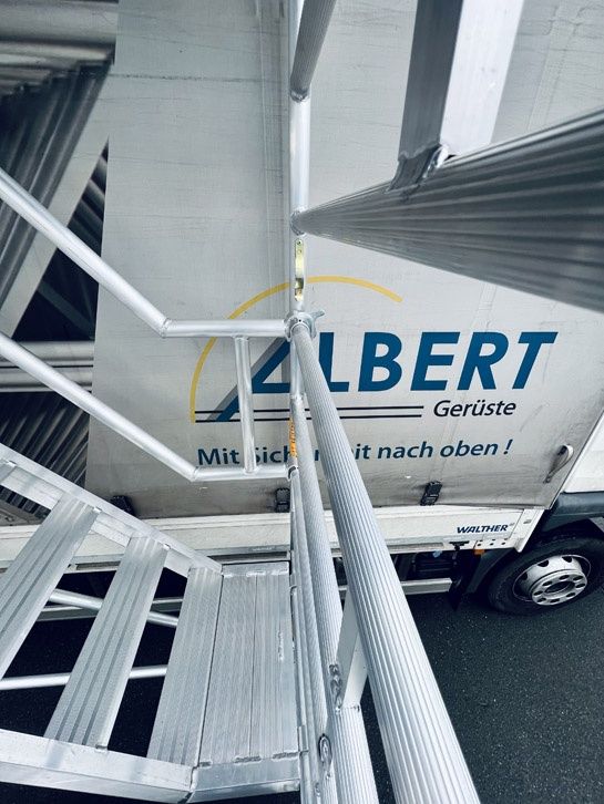 Alu Treppengerüst für Lkw´s - Dächer von Last befreien in Jettingen-Scheppach