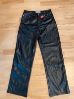 Neue Kunstleder Hose von Fiorucci in schwarz Größe w26 Frankfurt am Main - Dornbusch Vorschau