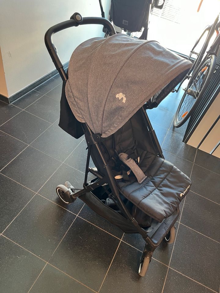 Reisebuggy Bebeconfort zusammenklappbarer Kinderwagen in Hamburg