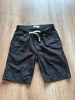 Kurze schwarze Hose von h&m in Gr. 134 Niedersachsen - Rötgesbüttel Vorschau