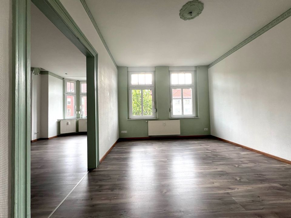 4 Zimmer Wohnung, Küche, 2 Bäder mit Balkon in Erfurt