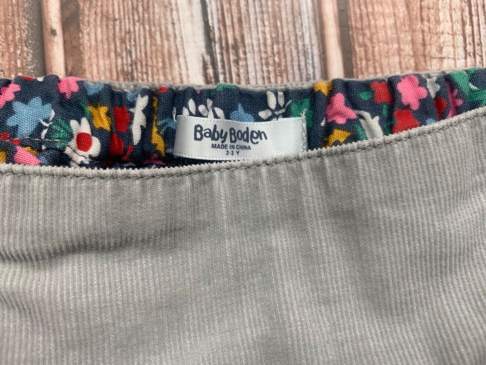 Mini Boden Baby Cord Shorts hellgrau Gr. 92/98-TOP ZUSTAND! in Solingen