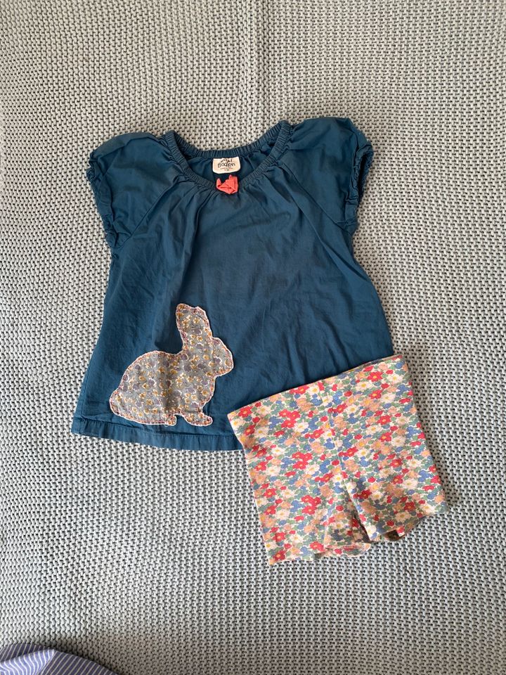 Boden Miniboden Bluse shirt hase Leggins Blumen 4- 5 104 110 (98) in Erding