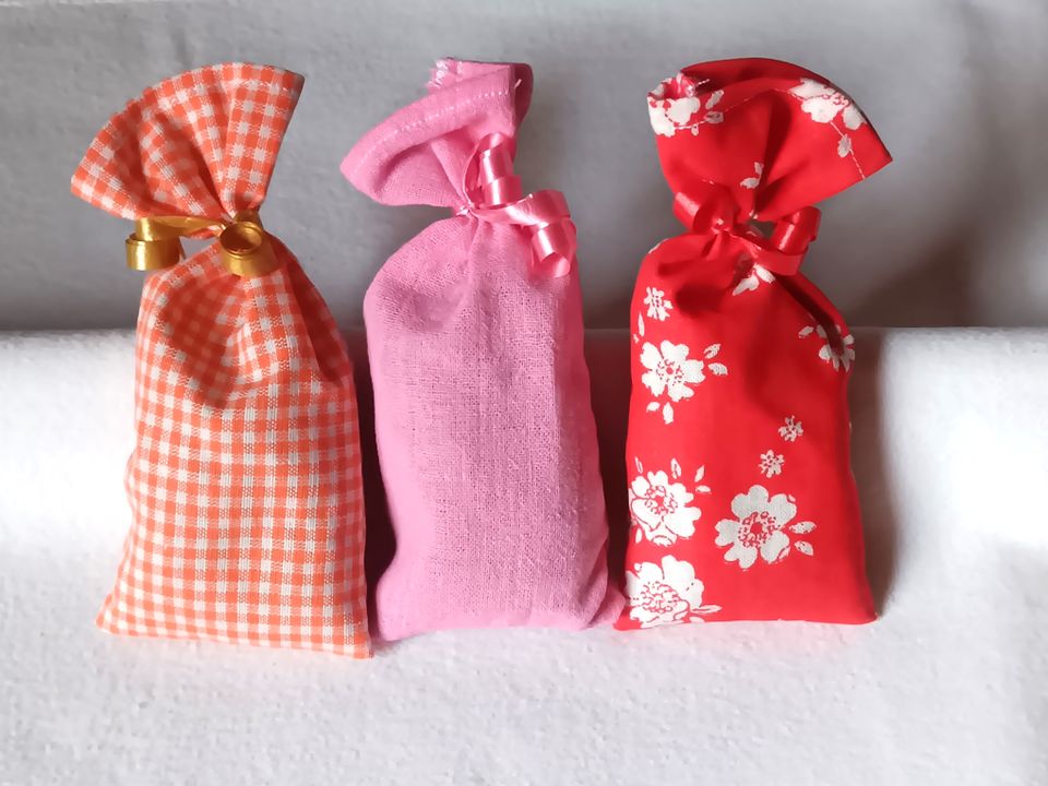 Lavendelsäckchen handgemacht - je 1,50 € oder 3 Stück für 4 € in Undenheim