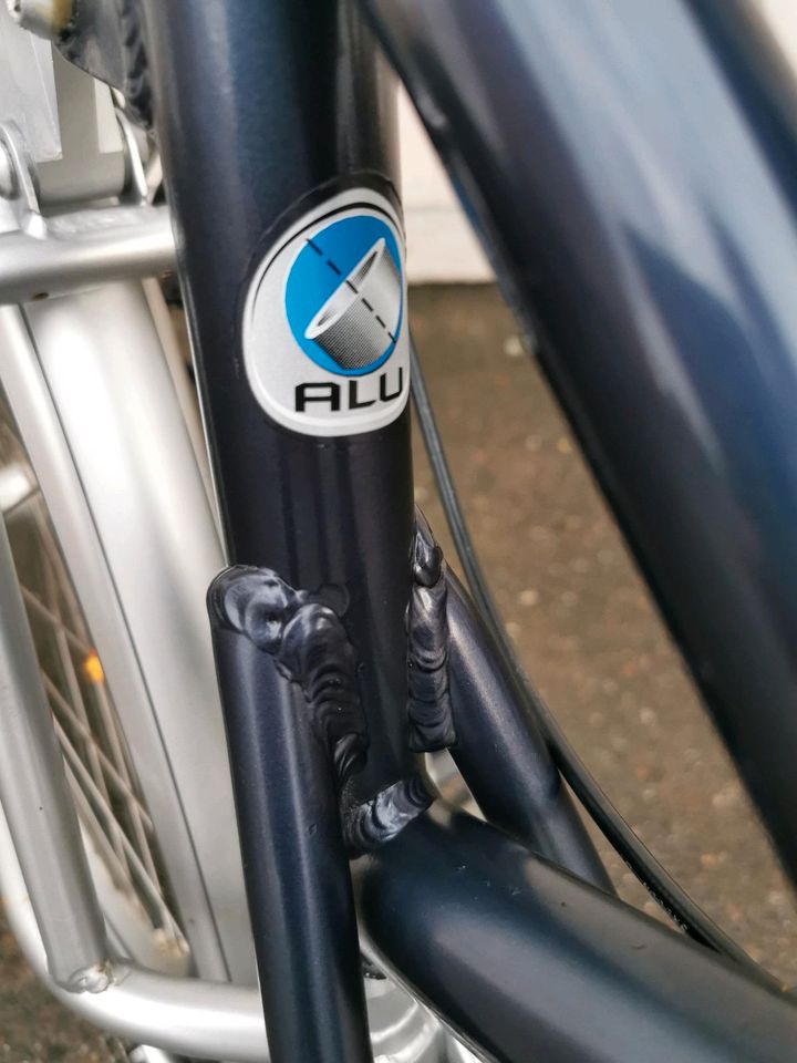 28Zoll unisex Stadt Fahrrad voll gefedert technisch einwandfrei in Wabern