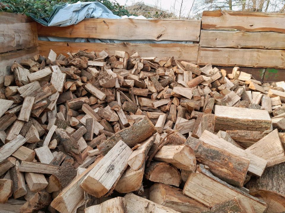 Ich biete günstig Feuerholz und Kaminholz in guter Qualität an in Weyhe