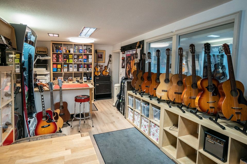 Gitarrenreparatur Pflege Umbau Service Geschenk Gutschein Gitarre in Herne