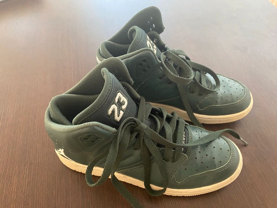 Schuhe Nike Air Jordan Gr. 36 grün in Panitzsch