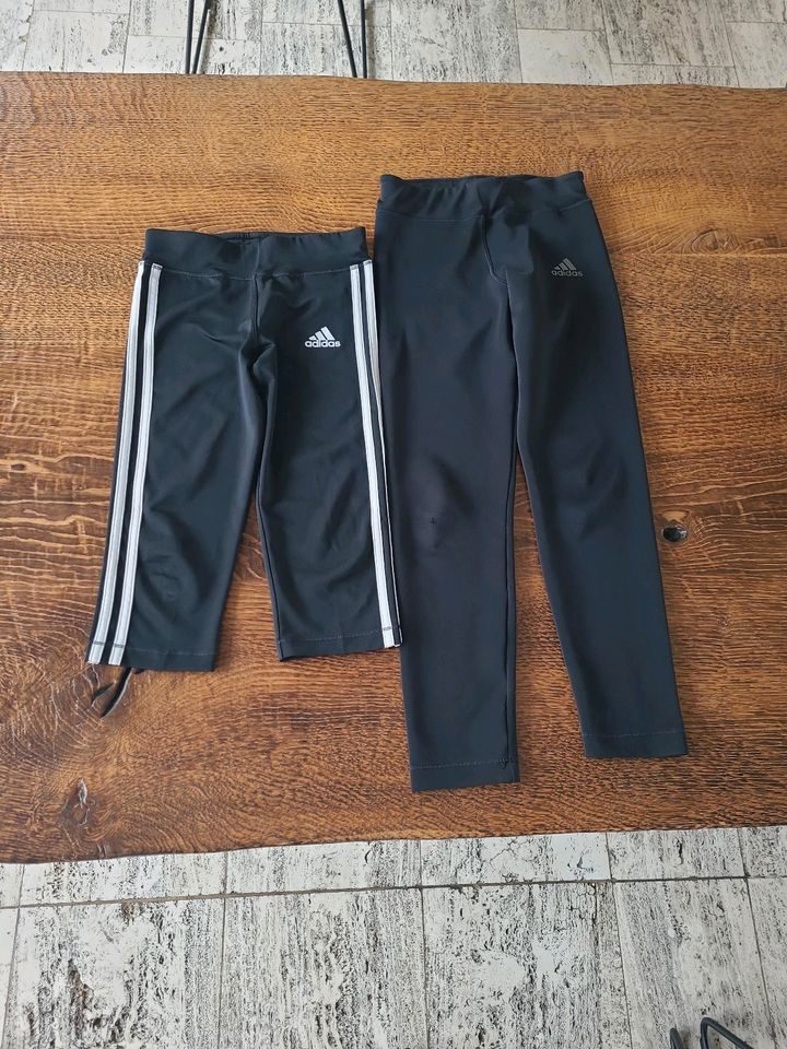 2 Adidas Sporthosen climalite Gr 140 lang und 3/4 schwarz in Espenau