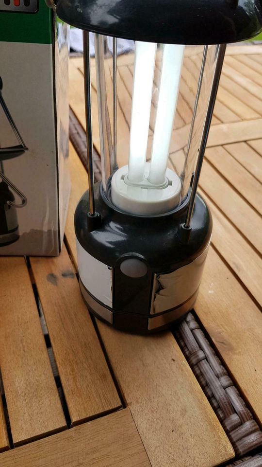 Campinglampe mit Batterien in Gensingen