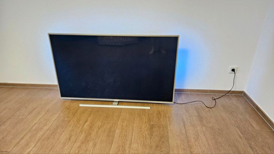 Phillips Ambilight Fernseher 55 Zoll Ton + Licht ok, Bild defekt in Ratingen