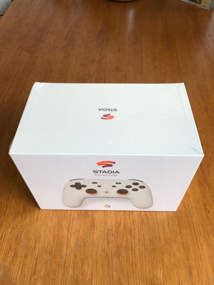 Google Stadia Premiere Edition (Chromecast Ultra + Controller) in Hamburg