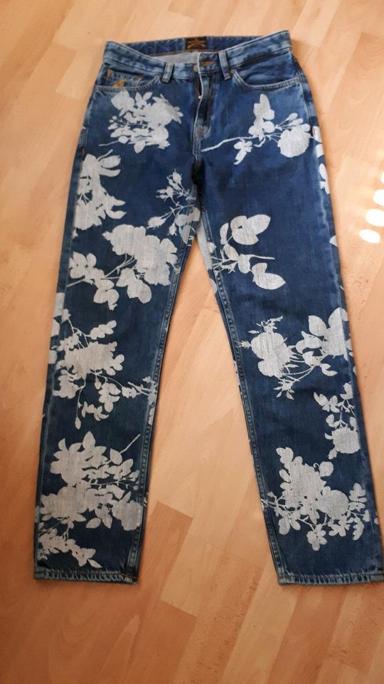 VIVIENNE WESTWOOD SEHR EDLE JEANS GR. 27 ( 34/36) in Affalterbach  