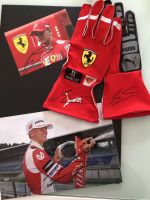 Ferrari Gloves original Unterschrift Mick Schumacher München - Ramersdorf-Perlach Vorschau