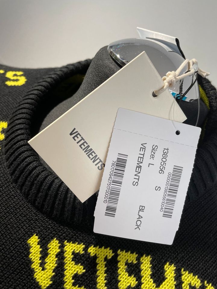 Vetements - Pullover - Gr. L - Neu mit Etikett in Deggendorf