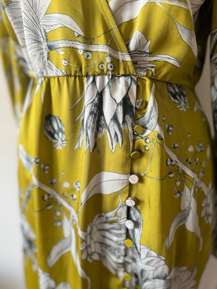 Traumhaftes Kleid Zara Lime floral in Erlangen