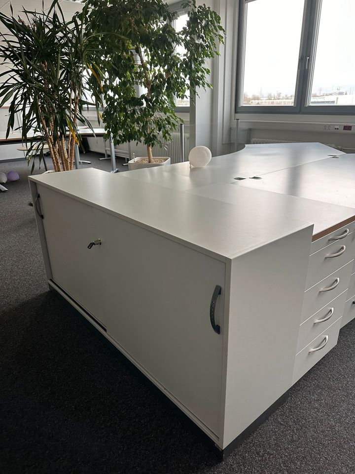 300 x Neuer Steh Sitz Schreibtisch inkl. Rollcontainer Büromöbel in Hamburg