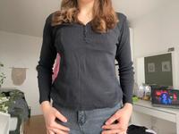 schwarzer Longsleeve mit V Ausschnitt Bayern - Ingolstadt Vorschau