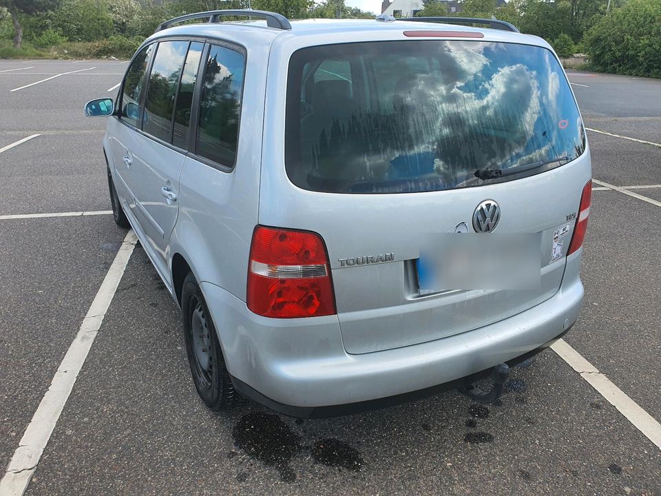 Volkswagen Touran 1.9 TDI Scheckheft TÜV 10/25 in Düren