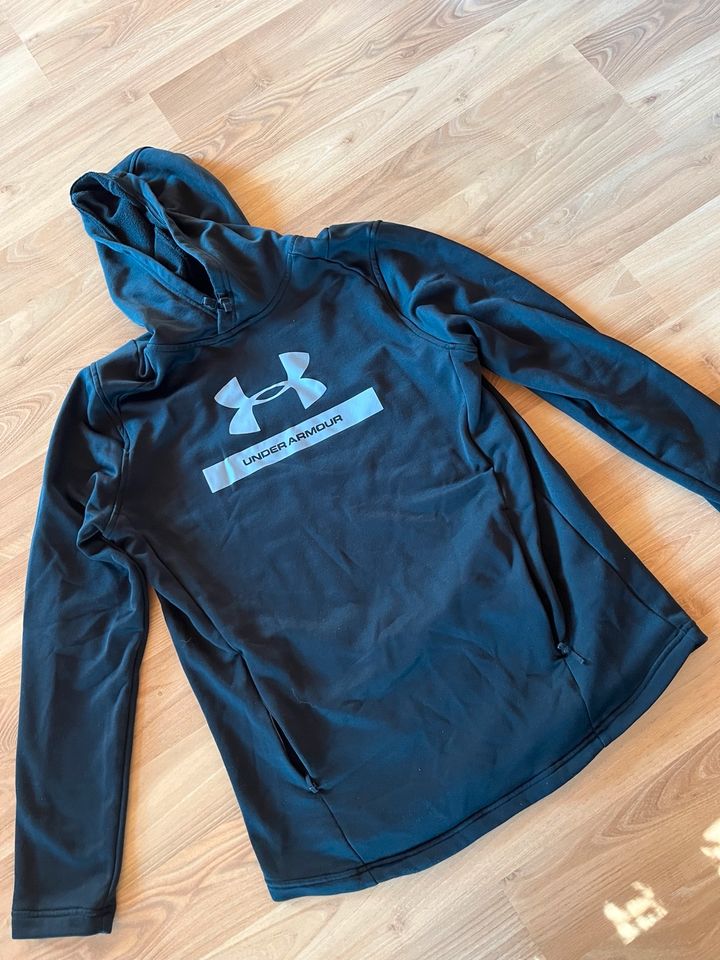 Under Armour Pulli in Niederwinkling