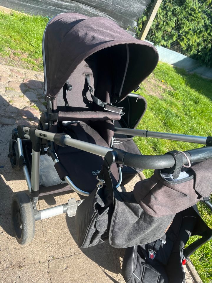 ABC Design Kinderwagen mit Babyschale und viel Zubehör in Teterow