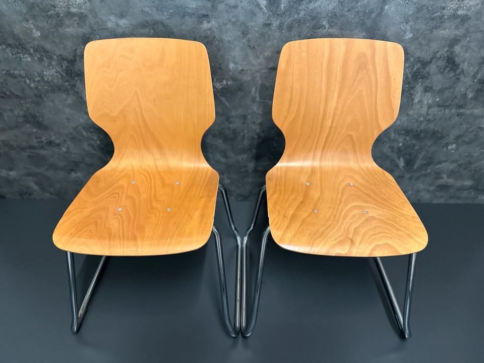 Gebrauchte Stühle Stapelstühle Holzstühle Schulstühle Stuhl in Frankfurt am Main