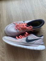 Schöne Nike  Free Flyknit Turnschuhe  hellgrau Gr. 38,5 Bonn - Hardtberg Vorschau