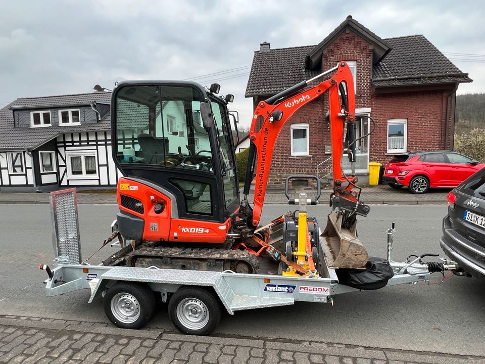 Baumaschinentransporter 2,9T Nutzlast Baumaschinen Anhänger in Kreuztal