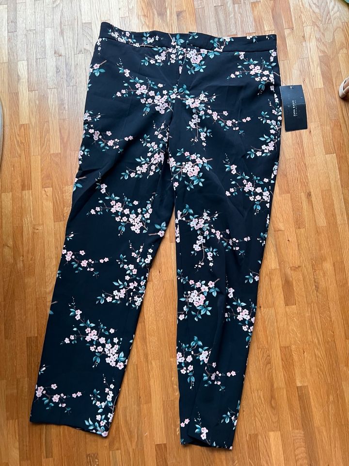 Zara leichte Sommerhose mit Blumenprint, Größe M, neu in Hamburg