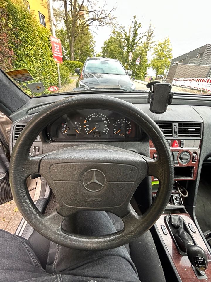 Mercedes Benz in Oppenheim