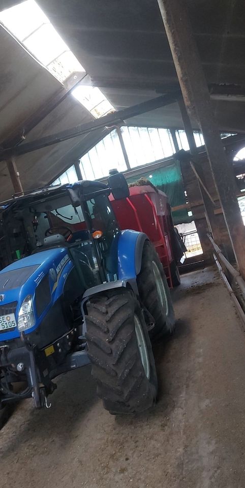 Mitarbeiter Landwirtschaft, Festangestellter, Landwirt in Glasau