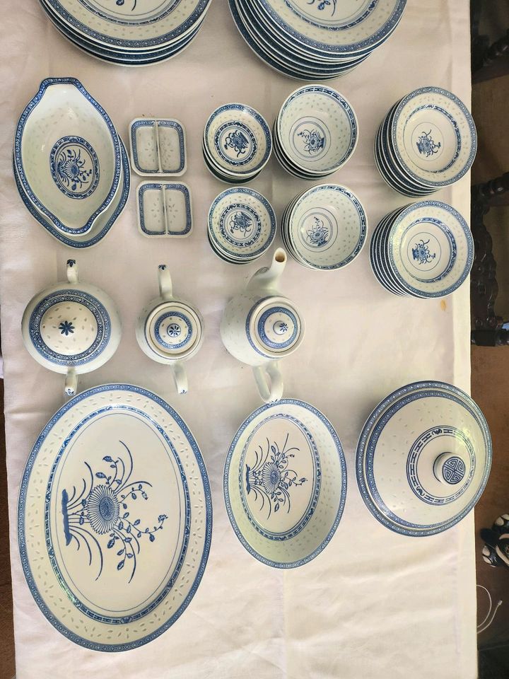 Reiskorn Porzellan Set Blume blau in Einbeck