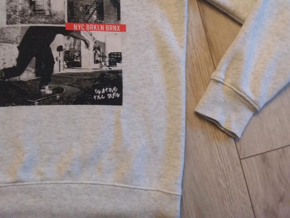 Kapuzensweatshirt, Hoodie Gr.146/152 für 6€ in Bochum