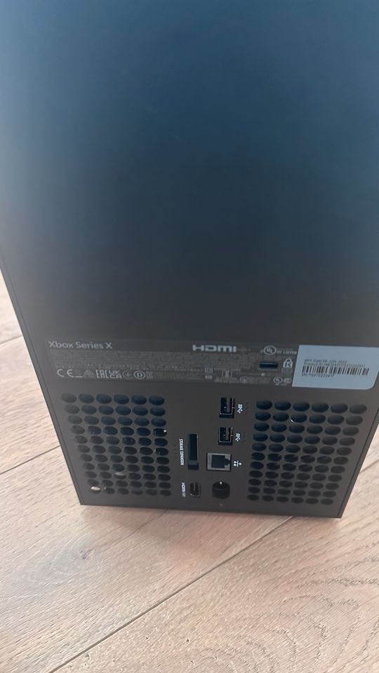 MICROSOFT XBOX Series X 1TB + Headset in Bad Iburg